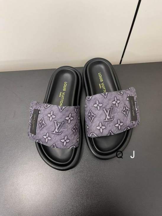 Picture of Louis Vuitton Slippers _SKULVsz35-40XJ0116432